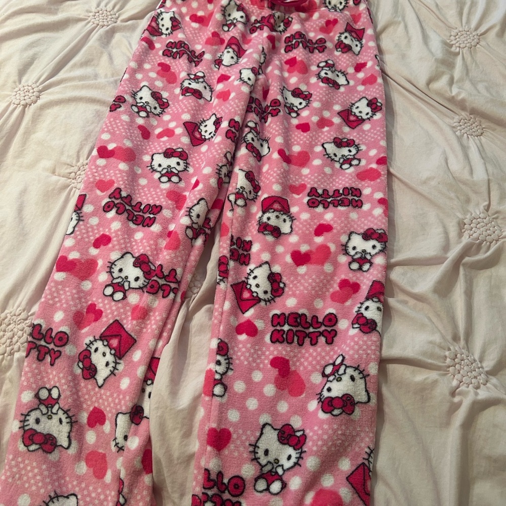 Nwt Sanrio Women's Hello Kitty Valentine Size M Pajama Pants - very soft Pink